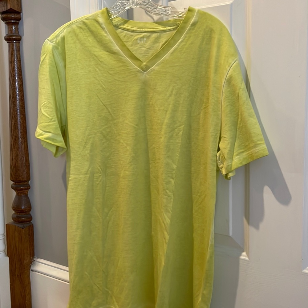 Gap tshirt size l